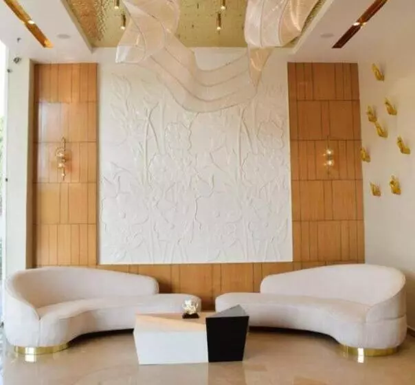 ホテル Tulip Inn Shravasti