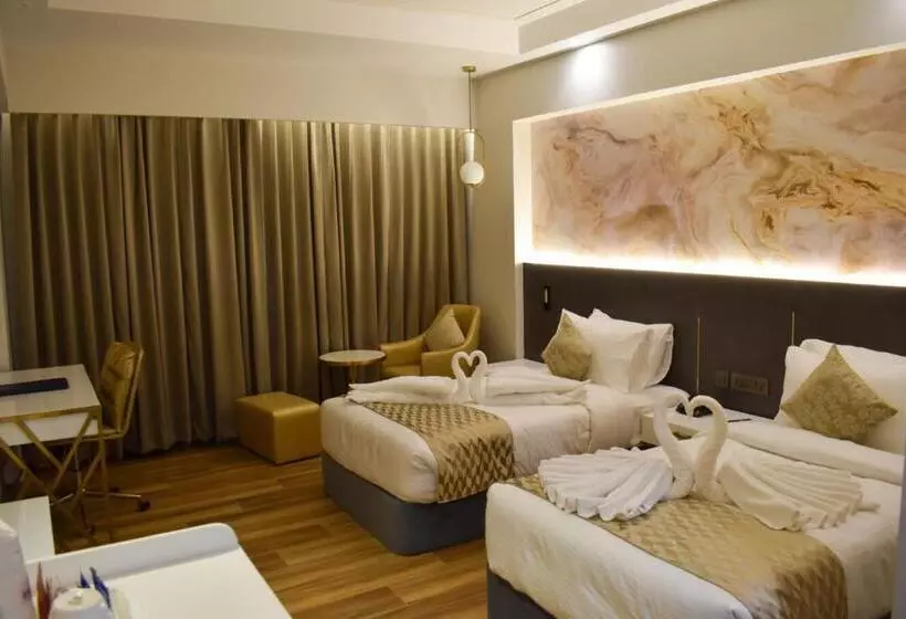 ホテル Tulip Inn Shravasti