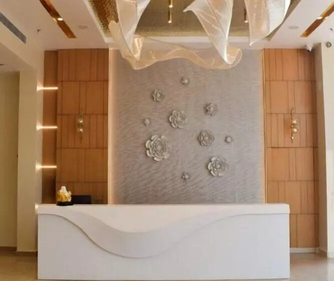 ホテル Tulip Inn Shravasti