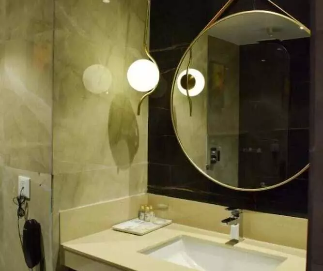 ホテル Tulip Inn Shravasti