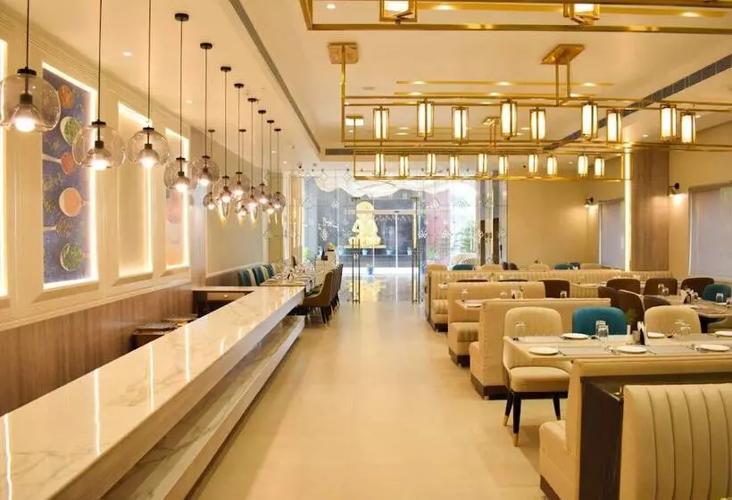 ホテル Tulip Inn Shravasti