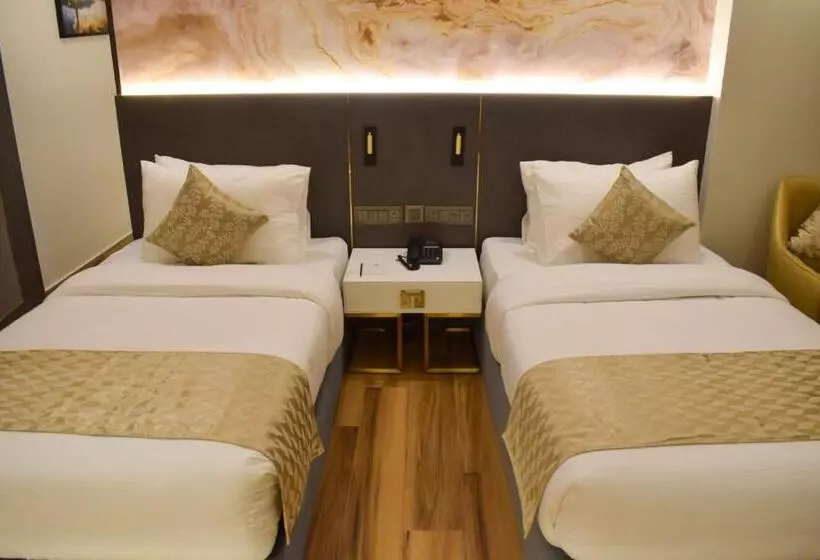 ホテル Tulip Inn Shravasti