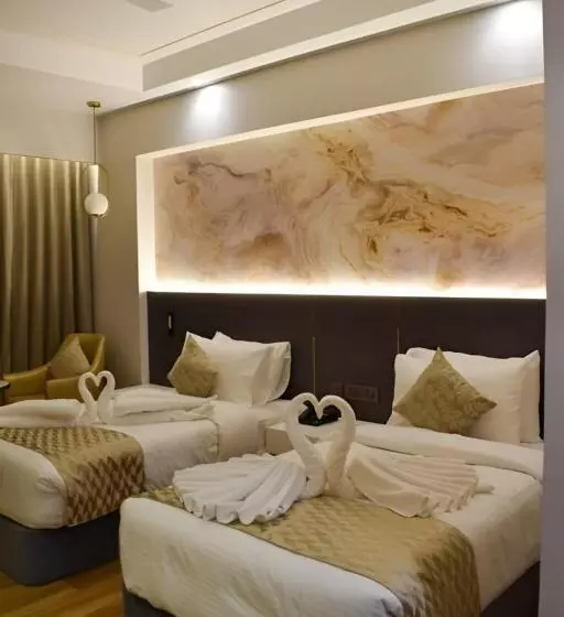 ホテル Tulip Inn Shravasti