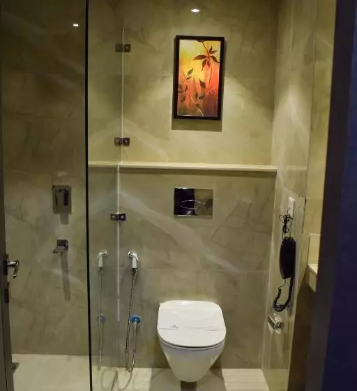 ホテル Tulip Inn Shravasti