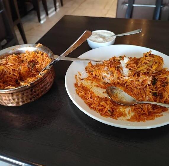 New Zum Zum Hotel & Restaurant