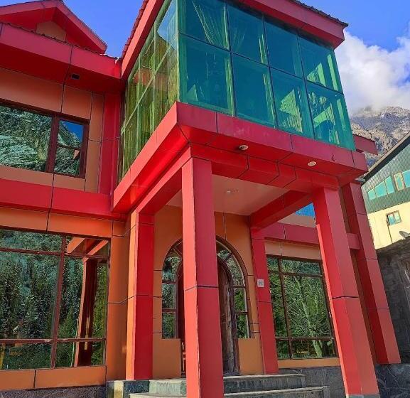 New Zum Zum Hotel & Restaurant