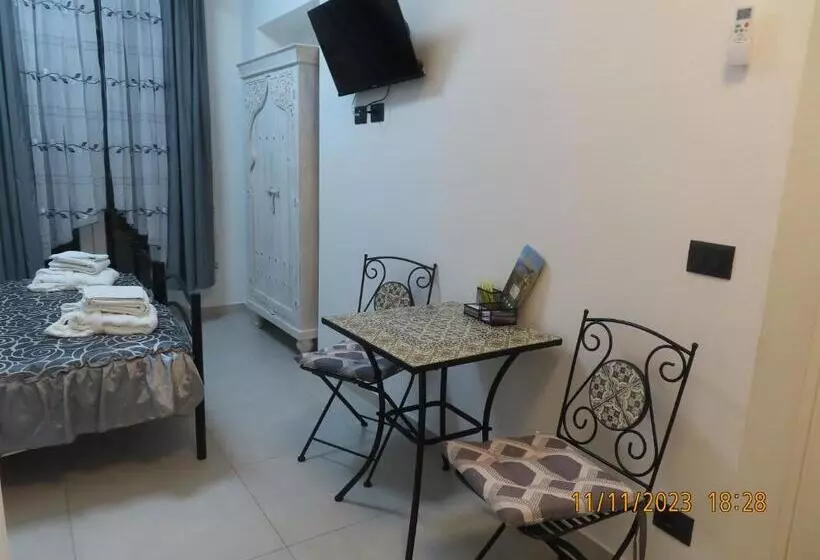 پانسیون Amici Holidey Camera Stazione