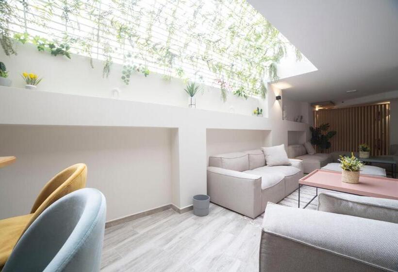 پانسیون Hostal Altea Karma