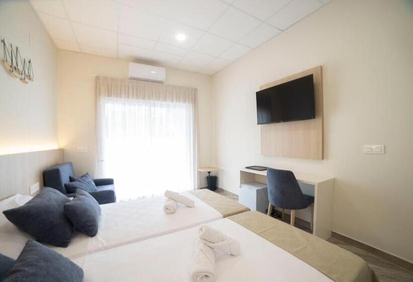 پانسیون Hostal Altea Karma