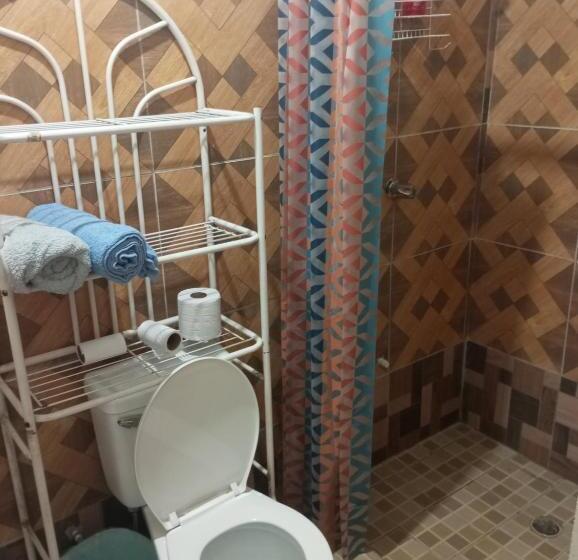 بنسيون Hostal El Valle