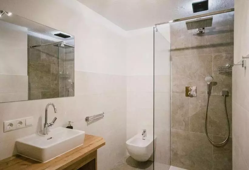 Majatalo Nedererhof   Zimmer Edelweiß Mit Gemeinschaftsküche