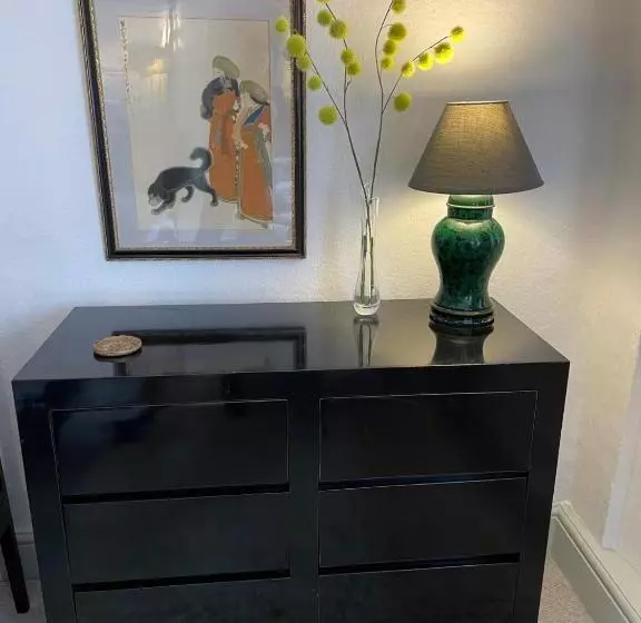 Majatalo The Totnes Guest House. Upstairs At Zappa S