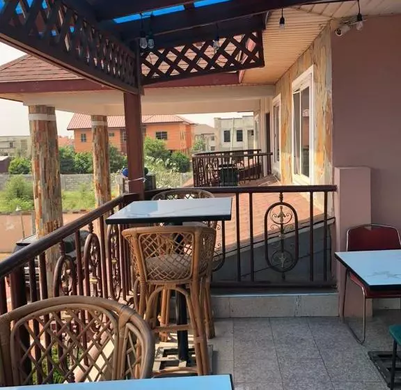 Royal Kamak Hotel Tema