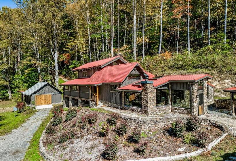 Wagon Gap Trail: Lodge Lórien