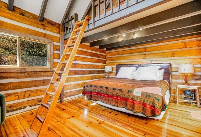 Wagon Gap Trail: Lodge Lórien