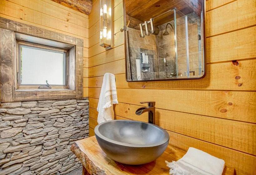 Wagon Gap Trail: Lodge Lórien