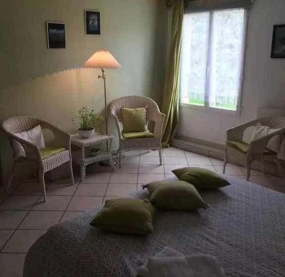 Aamiaismajoitus (B&B) La Closerie Du Chêne Bleu