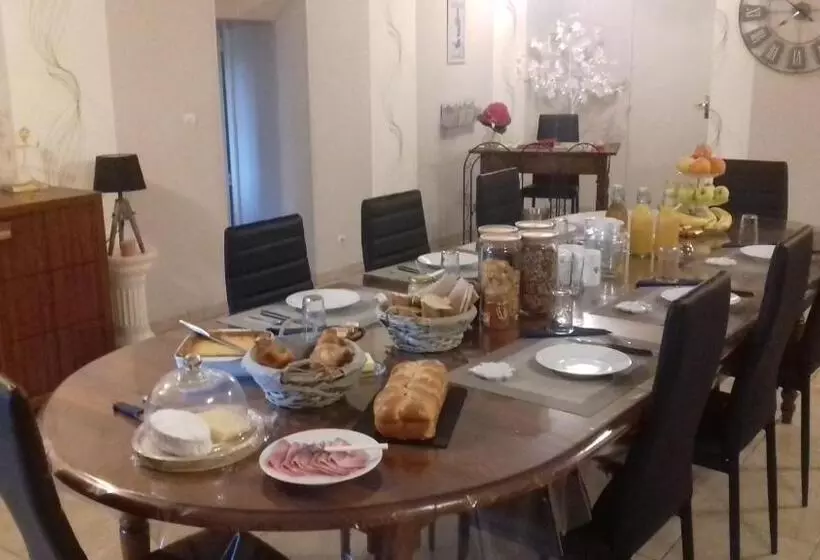 Aamiaismajoitus (B&B) La Closerie Du Chêne Bleu