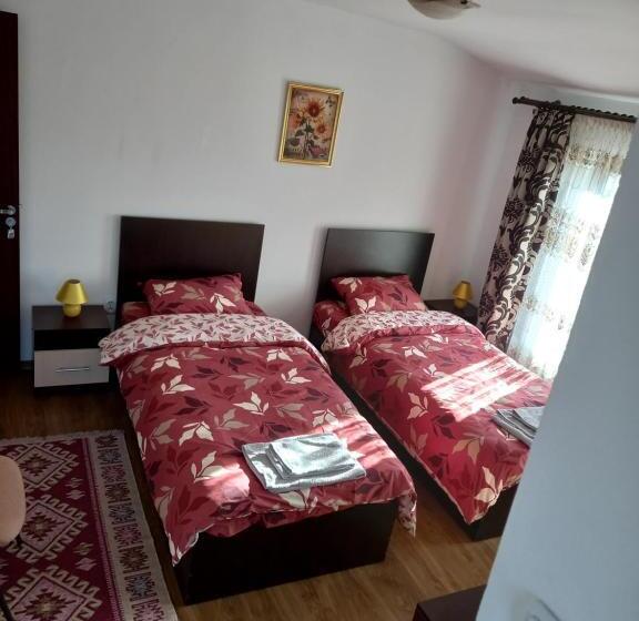 هتل Agropensiunea Giurca