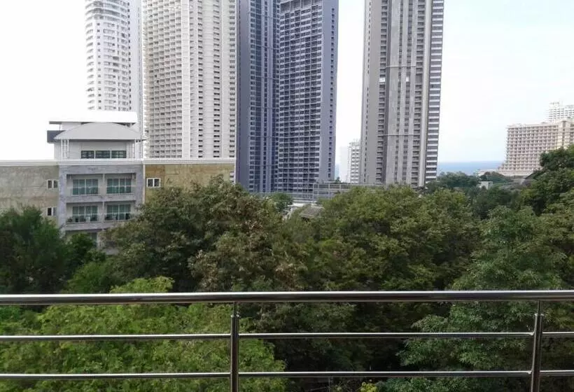 Hotelli Apartments Sea View Wongamat Privacy Condo