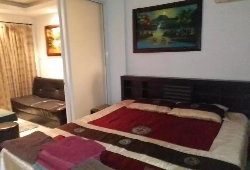 Hotelli Apartments Sea View Wongamat Privacy Condo