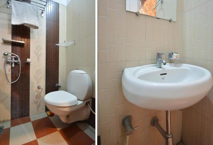 Hotell Oyo Kapoor Villa