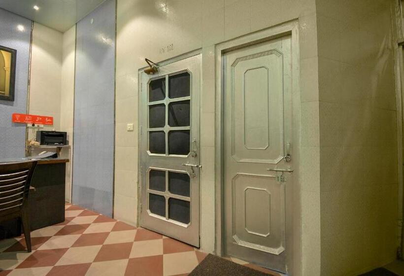 Hotell Oyo Kapoor Villa