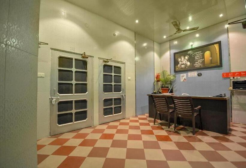 Hotell Oyo Kapoor Villa