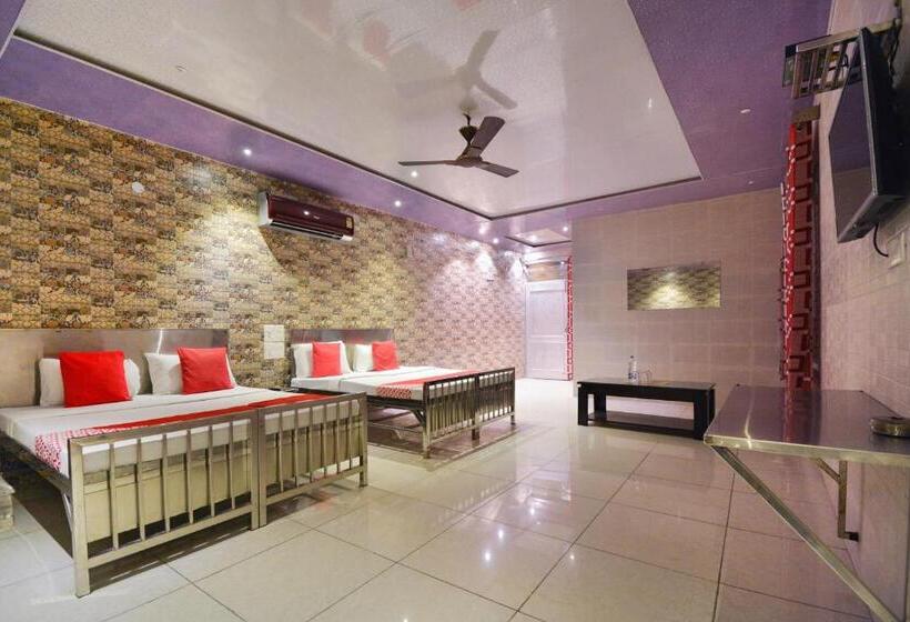 Hotell Oyo Kapoor Villa