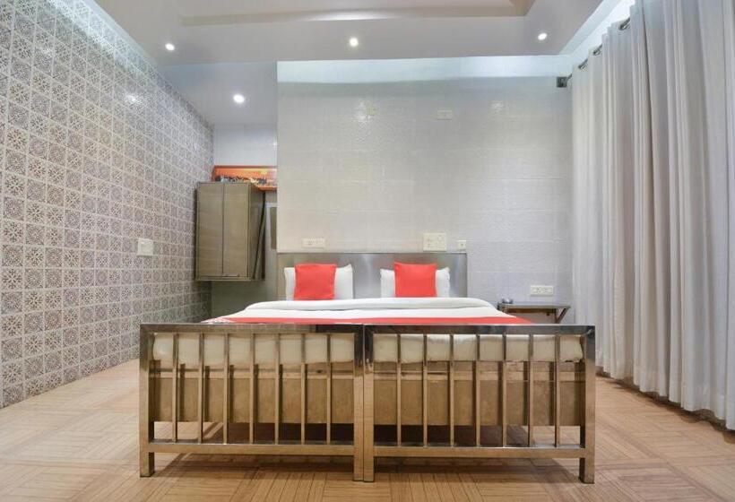 Hotell Oyo Kapoor Villa