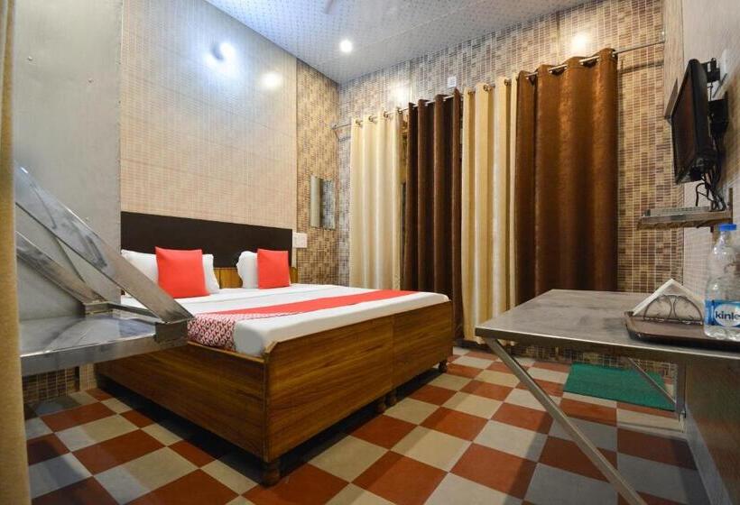 Hotell Oyo Kapoor Villa