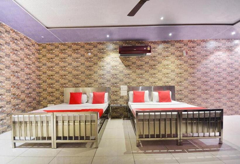 Hotell Oyo Kapoor Villa