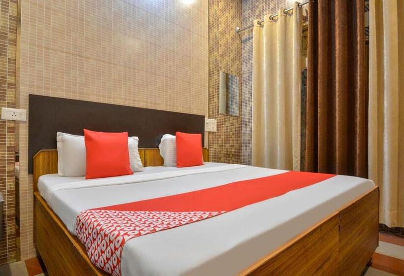 Hotell Oyo Kapoor Villa