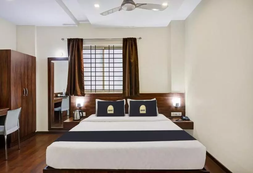 ホテル Townhouse Oak Passport Inn