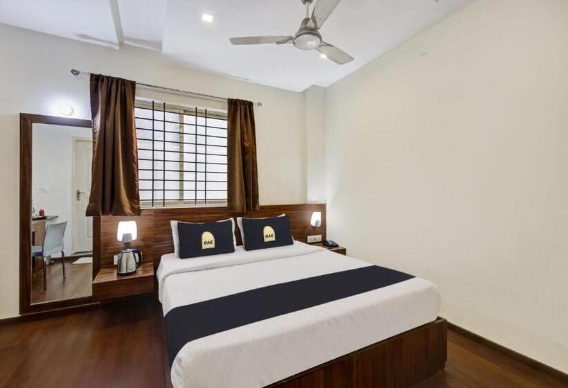 فندق Townhouse Oak Passport Inn