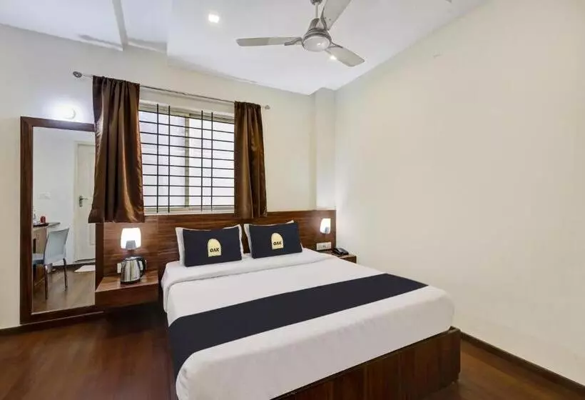 ホテル Townhouse Oak Passport Inn