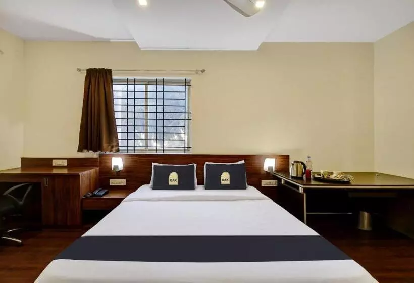 ホテル Townhouse Oak Passport Inn