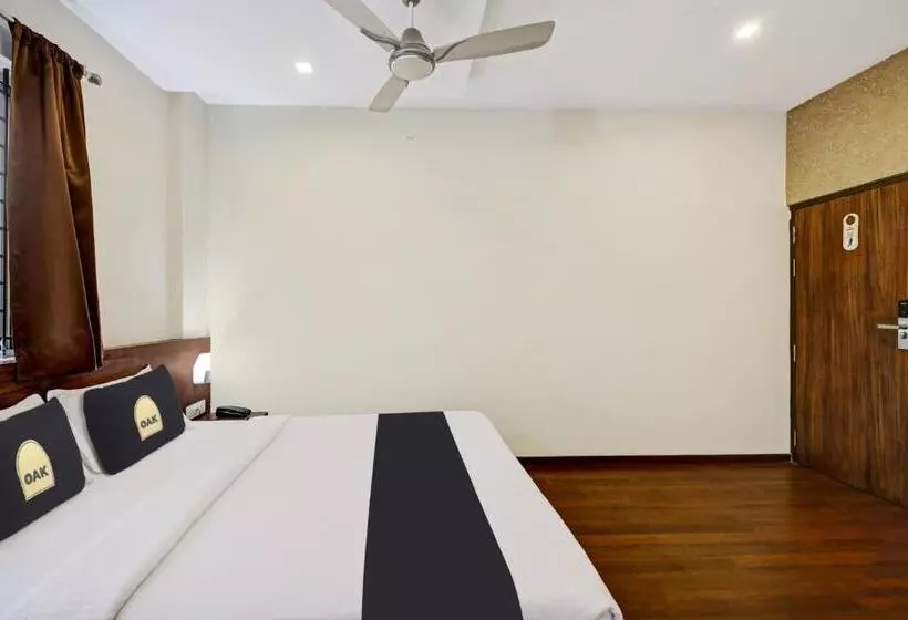 ホテル Townhouse Oak Passport Inn