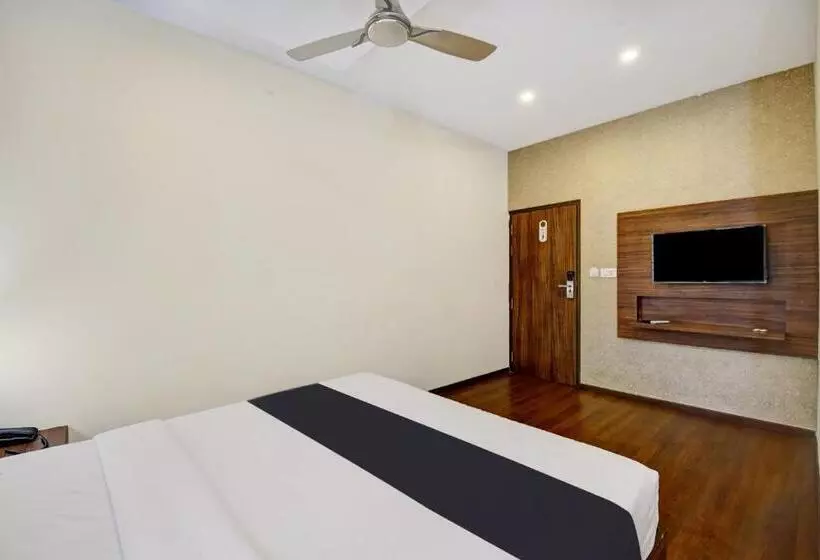 ホテル Townhouse Oak Passport Inn