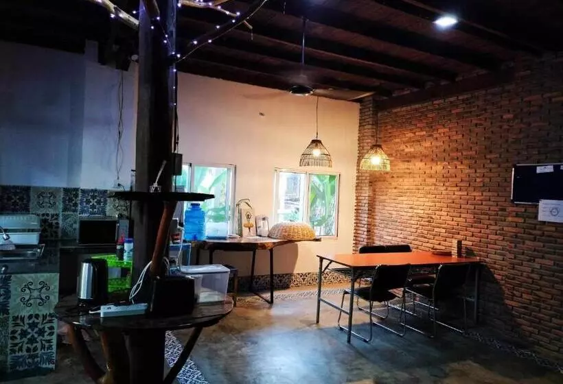 ホテル Urban Farmhouse