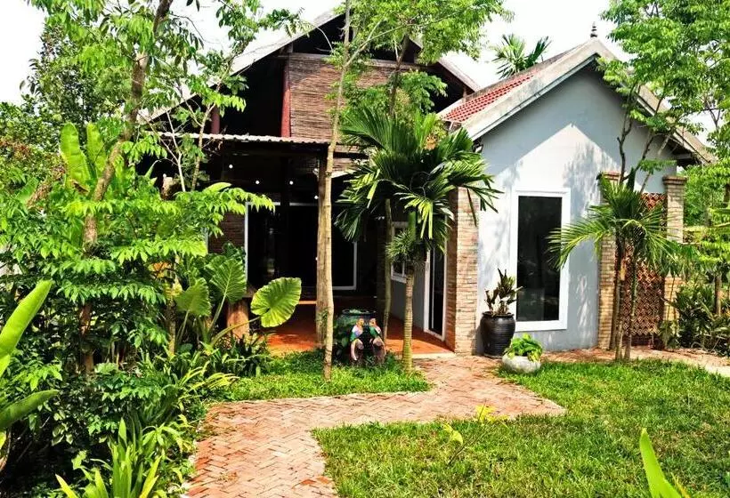 ホテル Urban Farmhouse