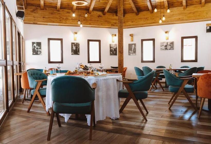 هتل Varoš čaršija