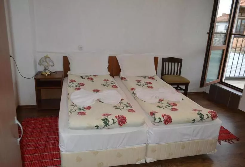 ペンション Baba Dora Guesthouse
