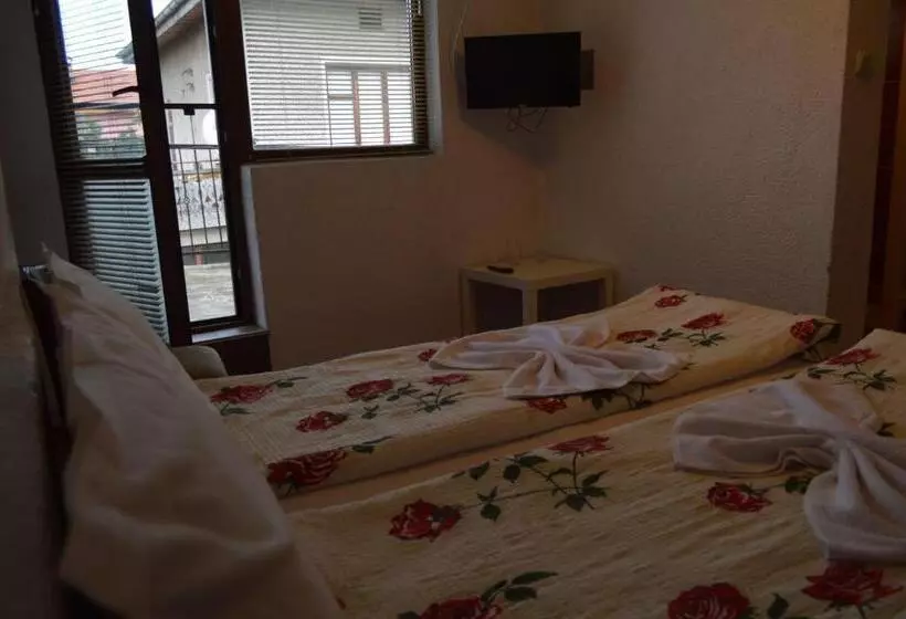 ペンション Baba Dora Guesthouse