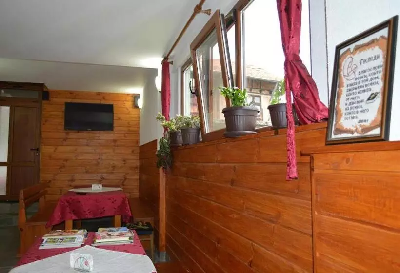 ペンション Baba Dora Guesthouse