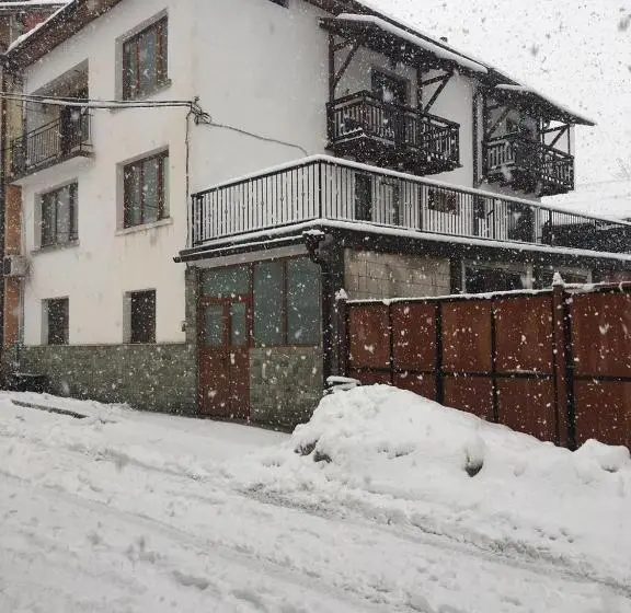 ペンション Baba Dora Guesthouse