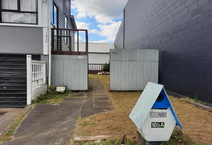 פנסיון Central Holiday Home