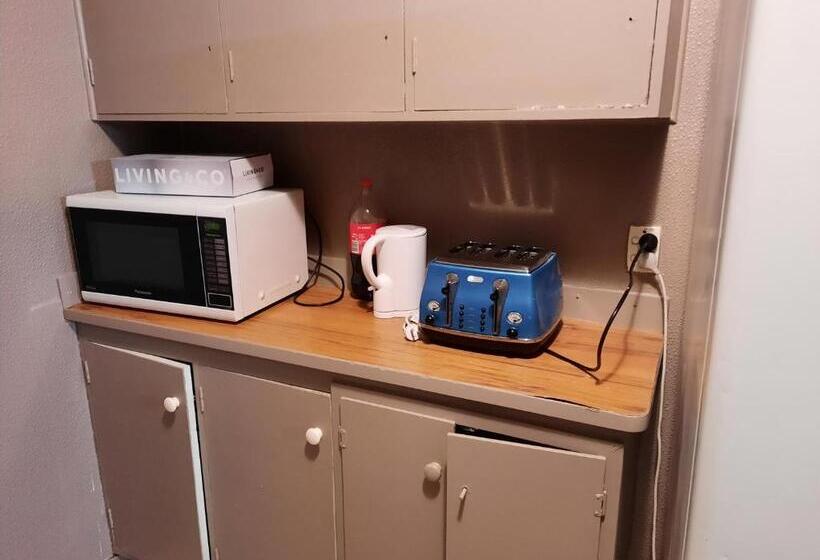 פנסיון Central Holiday Home