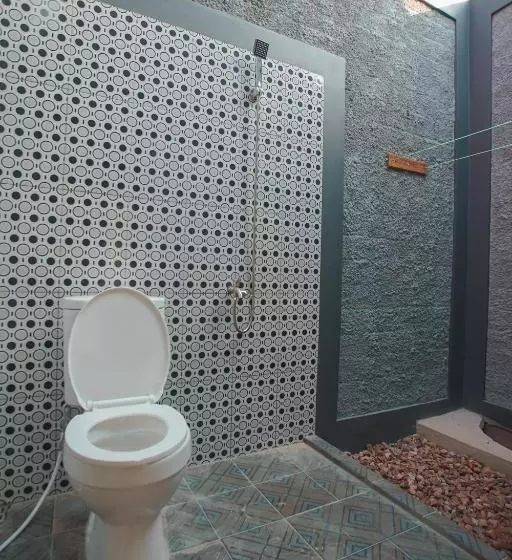 Pensió E2 Guest House