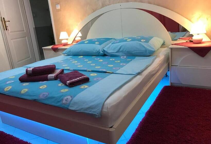 پانسیون Guesthouse Rebel